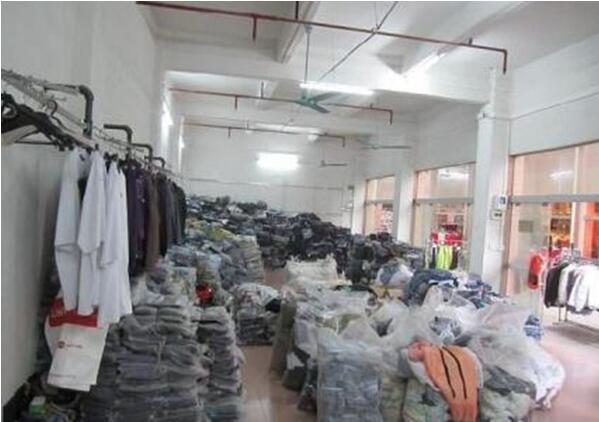 堆積的庫存服裝為什么會形成這樣的現象？